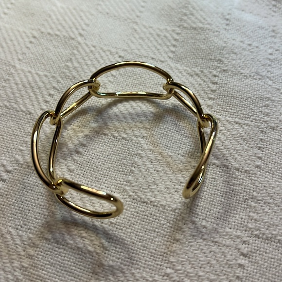 Cuff Gold-tone Metal Chain Link Bracelet - Picture 4 of 4
